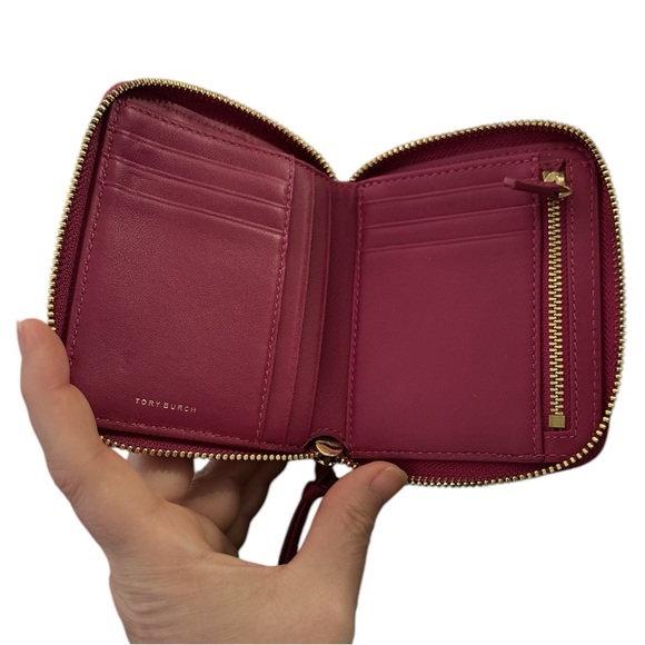 Tory Burch Alexa Compact Leather Zip Wallet in Pink - Picture 4 of 6